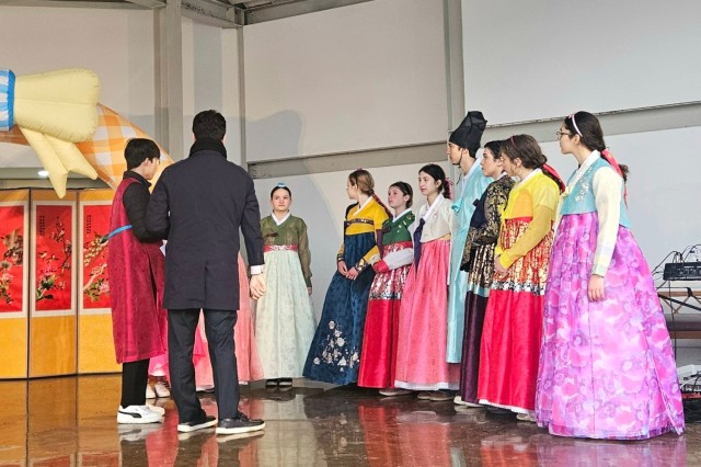 American, Korean students don hanboks on the catwalk