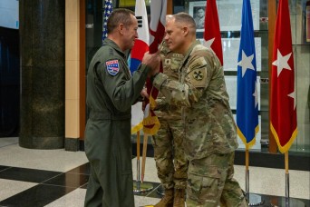 LaNeve relinquishes command of Eighth Army to take role at Pentagon