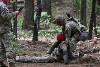 Soldiers strive for expert badges