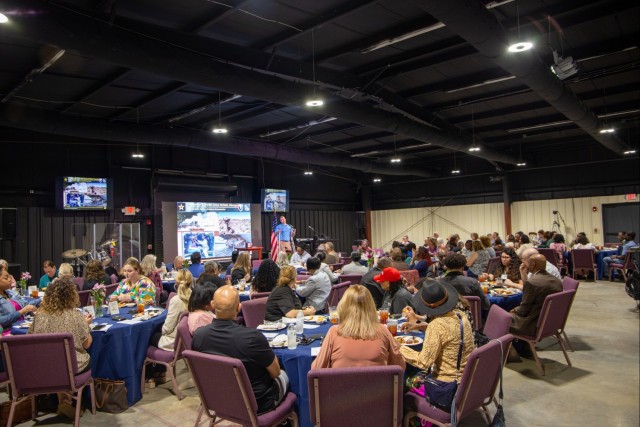Fort Stewart commander updates community, builds stronger ties