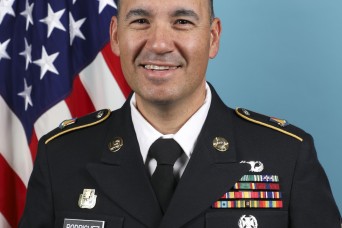 Desert Mentor: Fort Irwin Soldier Honored for Transforming Young Lives