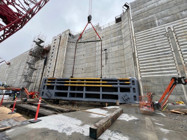 Miter gate installation begins at Chickamauga Lock