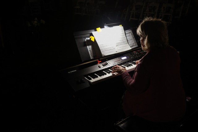 Fort Knox faith community celebrates Easter with ‘bold’ sunrise service