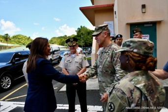 Honduran Minister of Defense Visits Fort Buchanan