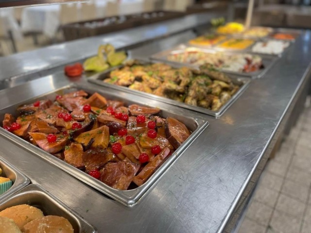 Cooked food ready to be served to Soldiers