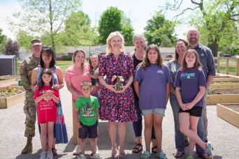 First Lady of Kentucky Visits Fort Campbell to Honor Military Children