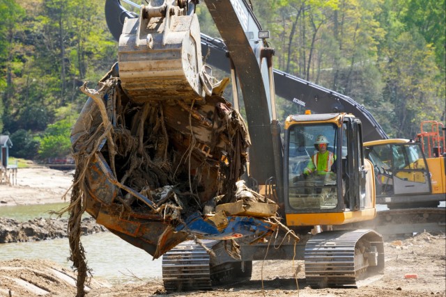 What lies beneath: Lake Lure&#39;s lurking litter lifted and loaded
