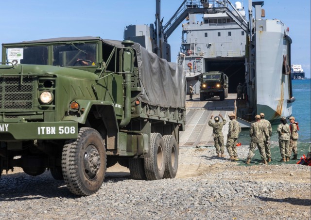 Salaknib 25 | Distinguished Visitors Receive Tour of Combined Joint Logistics Over the Shore