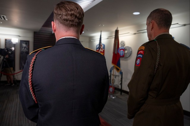 Paratrooper Receives Soldier's Medal