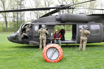 N.Y. National Guard Aircrews Train with Forest Rangers to Prep for Wildfires