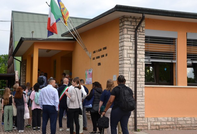 American and Italian fifth graders share student exchange experiences