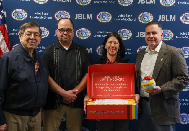 JBLM offers free vanpooling, wins commuter award