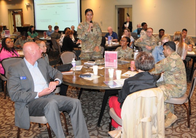 Fort Johnson community gathers to focus on quality of life issues