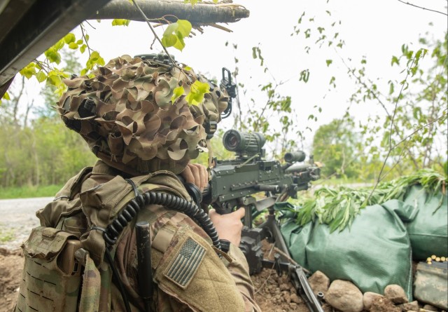 Commando Brigade Takes Defensive Position During Mountain Peak 25-01