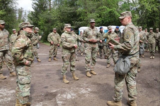 CSM Voller Briefs DVs
