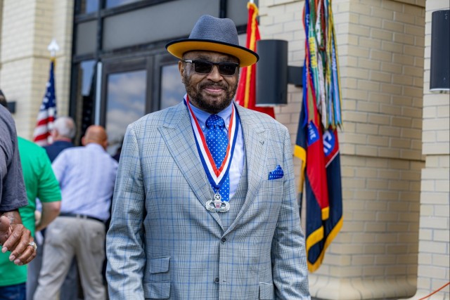 The All American Hall of Fame inducts  retired Command Sgt. Maj. Basnight