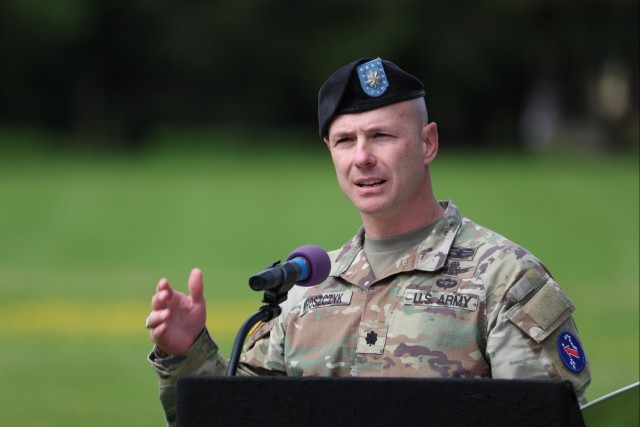 1MDEB outgoing commander