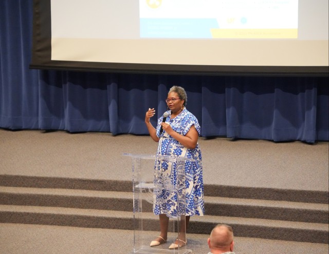 Nashville District emphasizes contractual options for small business event