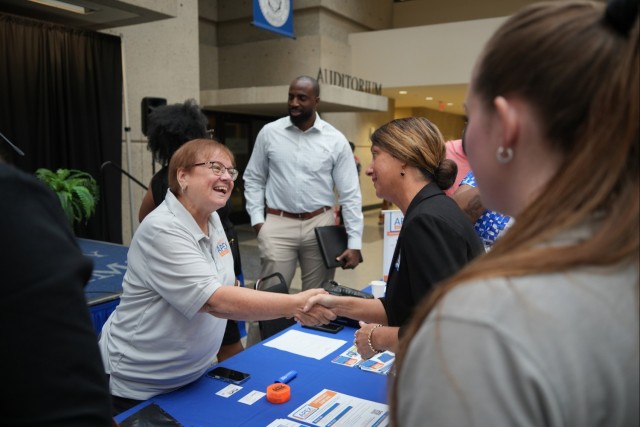 Nashville District emphasizes contractual options for small business event