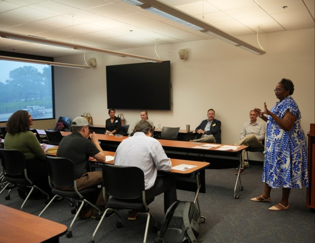 Nashville District emphasizes contractual options for small business event