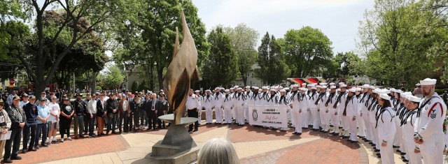 Chicagoland Soldiers and veterans honor the fallen during local Memorial Day parade