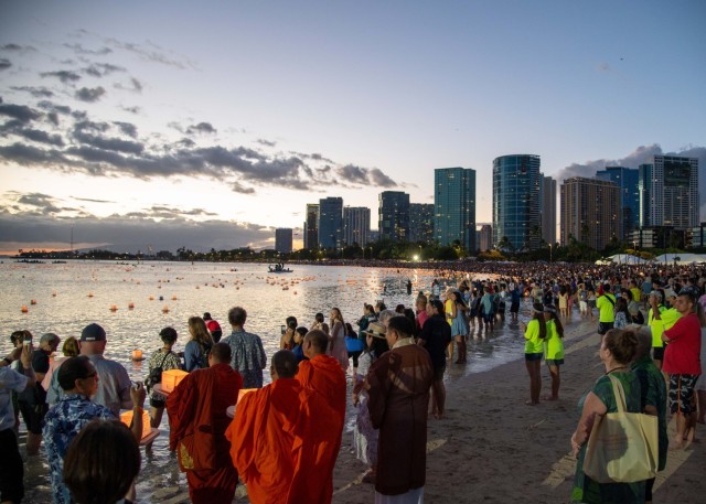 27th Annual Shinnyo Lantern Floating Ceremony Unites Community in Remembrance at Ala Moana Beach