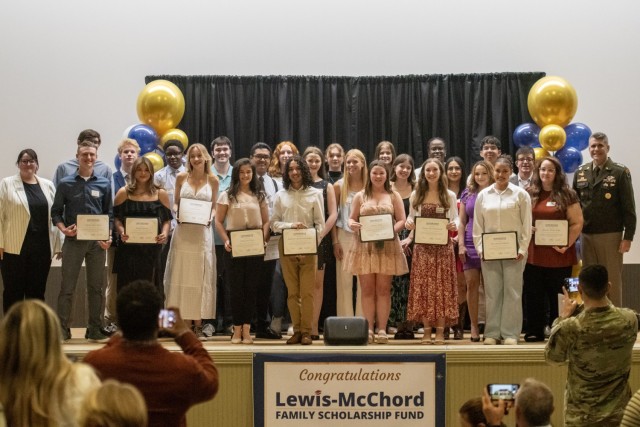 Military family members earn scholarships