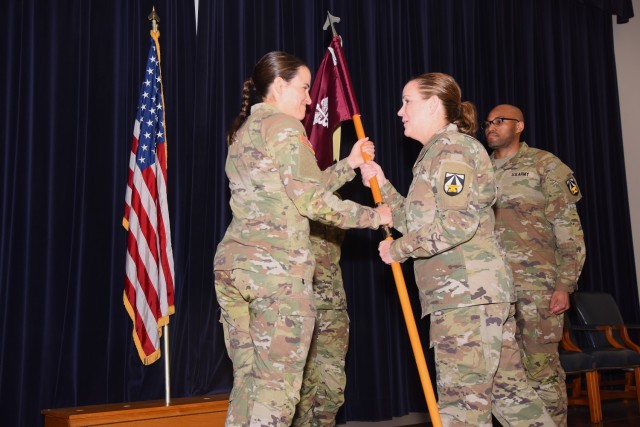 USARIEM Headquarters and Headquarters Detachment Welcomes New Commander