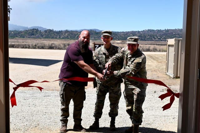 Z8 ribbon cutting
