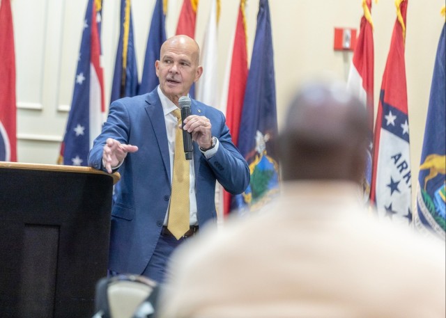 Bliss TAP Expo guides Soldiers to civilian life