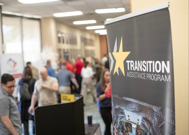 Bliss TAP Expo guides Soldiers to civilian life