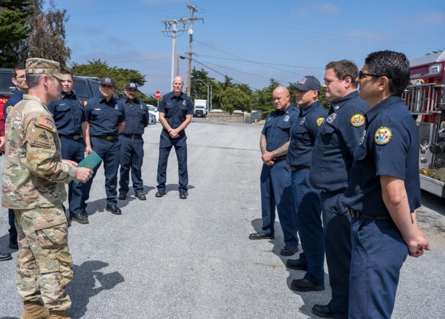 Photo of U.S. Army members standing together