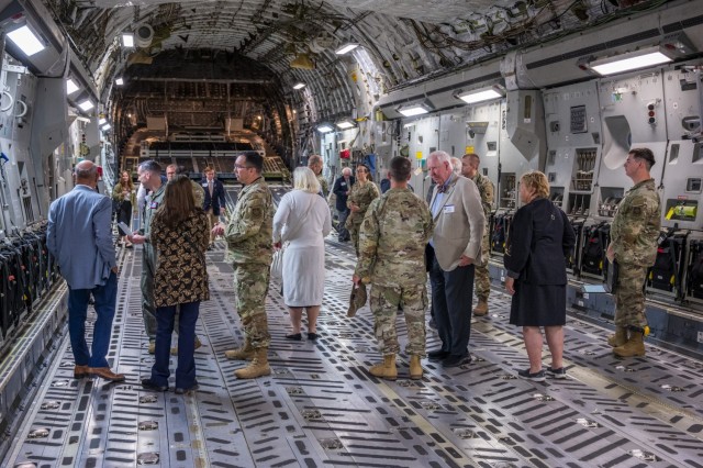 DOCA visits JBLM, learns about base