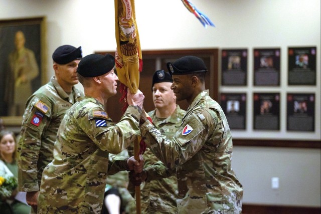 900th Contracting Battalion holds change of command ceremony