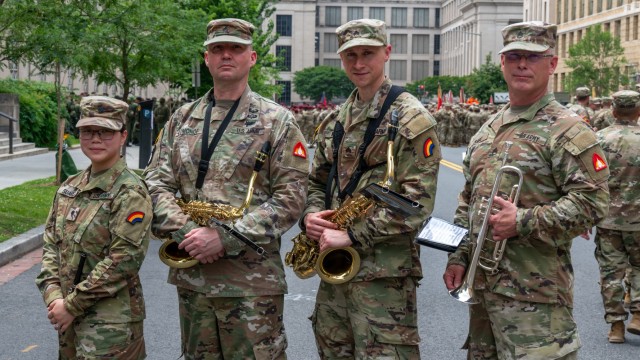 More than 800 National Guard members were activated in support of the 250th Army Birthday Festival and Parade. The Guard members, from the District of Columbia, Mississippi, West Virginia and Pennsylvania assisted various agencies and played a...