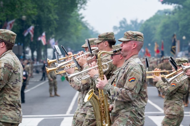 More than 800 National Guard members were activated in support of the 250th Army Birthday Festival and Parade. The Guard members, from the District of Columbia, Mississippi, West Virginia and Pennsylvania assisted various agencies and played a...