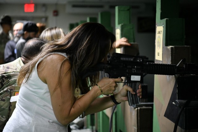 Local Media Executives Experience a Day in the Life of a Soldier
