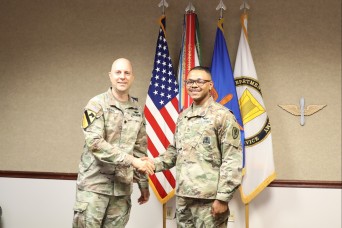 1-13th Aviation Soldier receives TRADOC R2 Guardian award