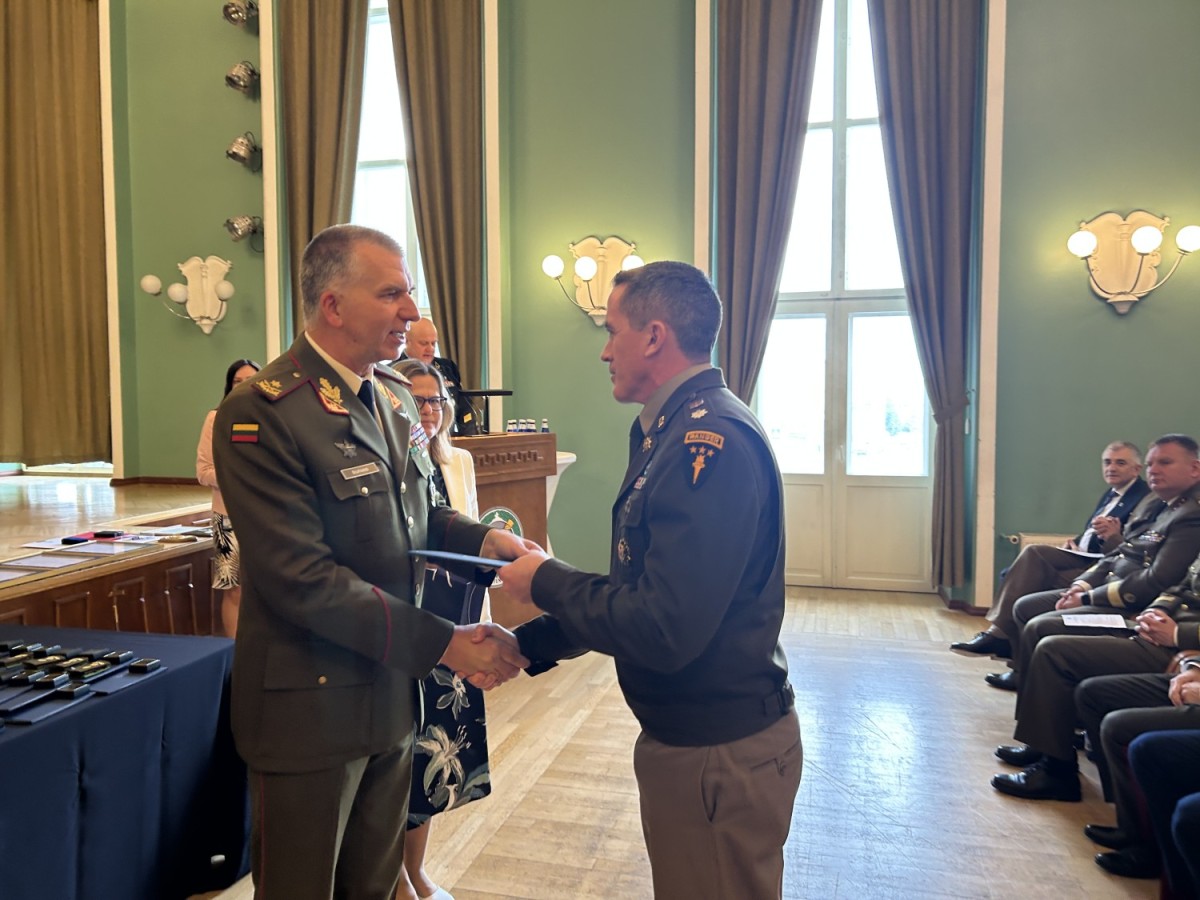 U.S. military officers among latest graduates at Baltic Defence College | Article