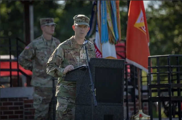 Brig. Gen. Van Den Bosch Relinquishes Command of 7th Signal Command (Theater)