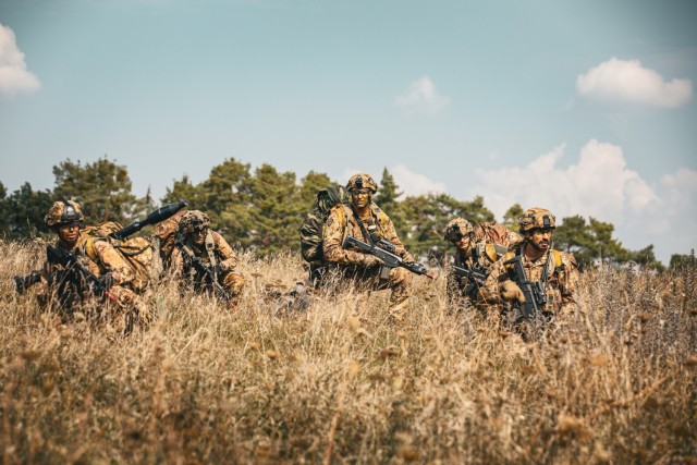 Italian soldiers assigned to the 187th Reggimento Paracadutisti (Paratroopers Regiment) provide security during Saber Junction 24 at the Hohenfels Training Area, Joint Multinational Readiness Center (JMRC), Germany, Sep. 4, 2024....