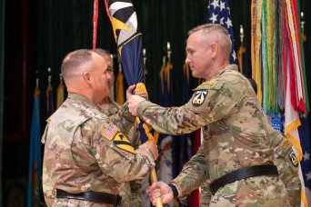 DEVCOM welcomes new commanding general on path through Army transformation