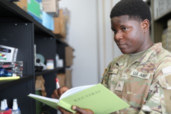 Cameroonian native finds inspiration in story of his own path to Army service
