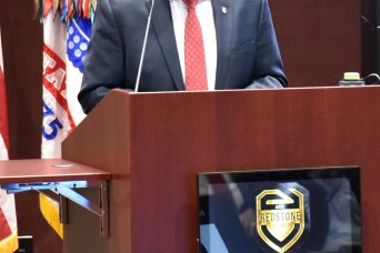 SMDC civilian leader speaks at PALT event