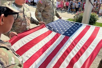 Detrick Soldiers help local elementary school students celebrate end of year, welcome summer
