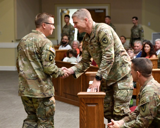 Fort Stewart&#39;s 904th Contracting Battalion hosts Change of Command