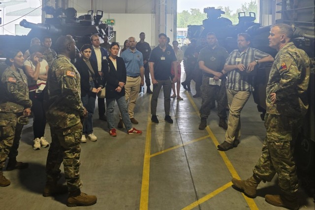 1st AD’s top leader, Congressional staff delegation visit Powidz APS-2 worksite