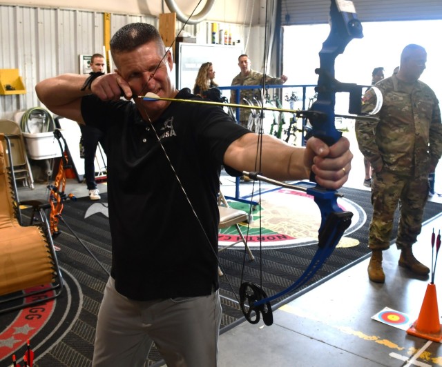 Former Sergeant Major of the Army Dailey Inspires Soldiers at Womack’s Soldier Recovery Unit