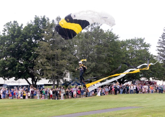 PICATINNY ARSENSAL, N.J. – The U.S. Military Academy at West Point's Parachute Team, known as the Black Knights, showcased their jump capabilities with a precision free-fall parachute demonstration to close out the Picatinny Arsenal’s 2025...