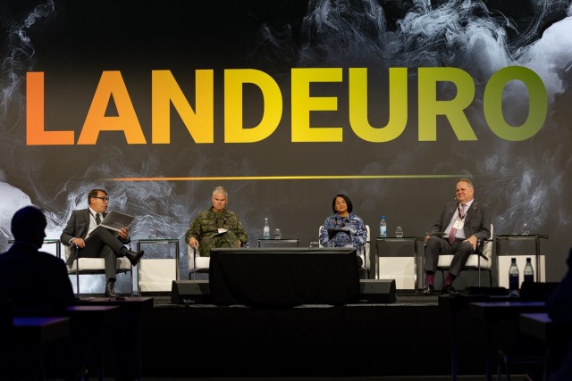 LANDEURO: World War Next Panel